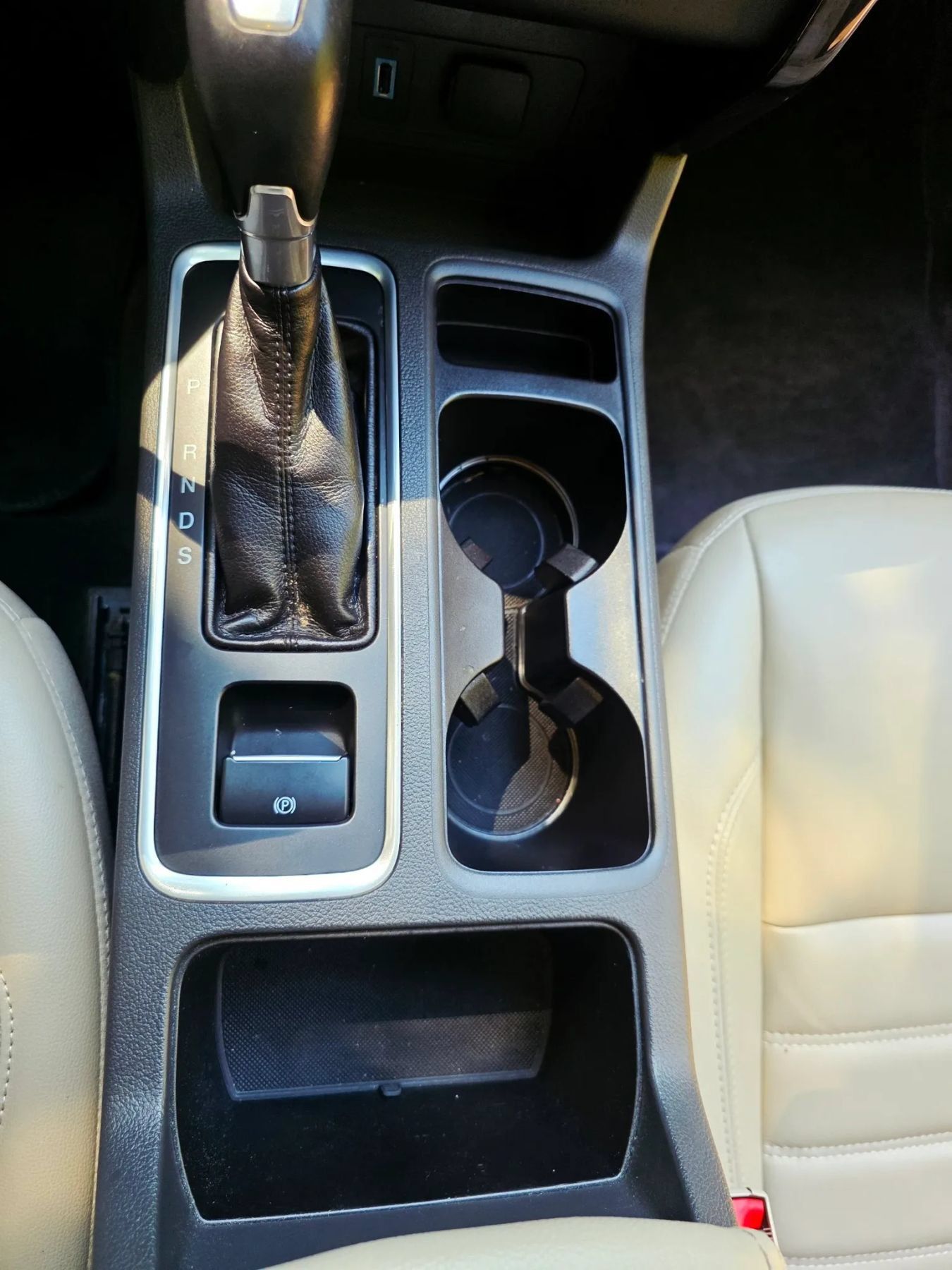 Used 2017 Ford Escape Titanium FWD image 29