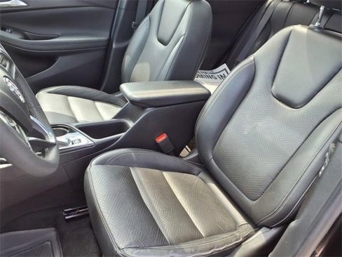 Used 2022 Buick Encore GX Essence w/ Advanced Technology Package image 11
