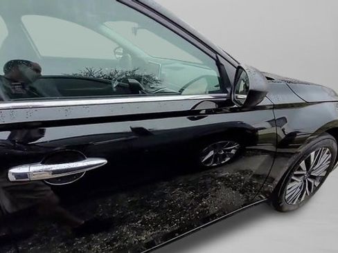 Used 2024 Nissan Altima 2.5 SV image 33