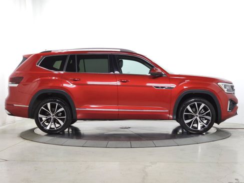 Used 2024 Volkswagen Atlas SEL Premium R-Line AWD/4WD image 12