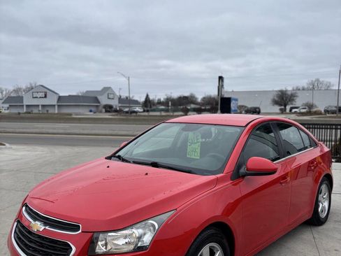 Used 2015 Chevrolet Cruze LT FWD image 3