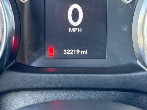 Used 2022 Jeep Gladiator Sport image 26