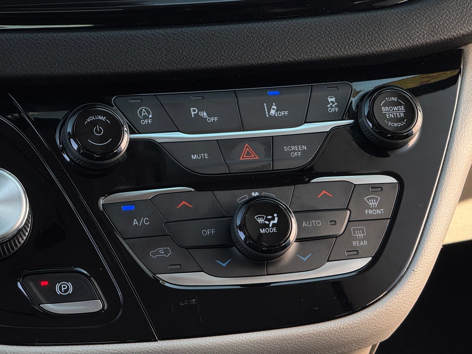 Used 2022 Chrysler Pacifica Touring-L FWD image 20