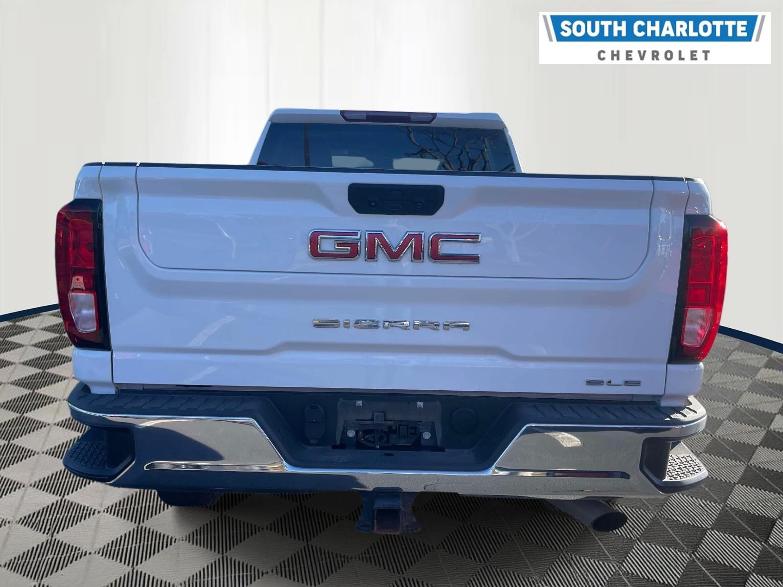 Used 2024 GMC Sierra 2500 SLE w/ SLE Value Package; AWD/4WD image 5