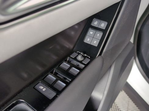 Certified 2026 Land Rover Range Rover Velar Dynamic SE image 21