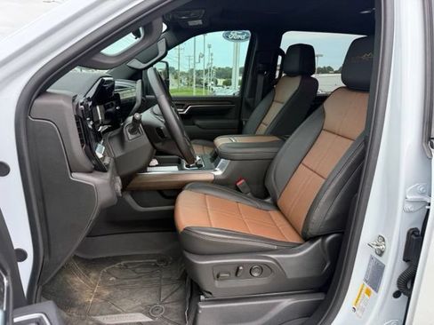 Used 2026 Chevrolet Silverado 3500 High Country w/ High Country Premium Package AWD/4WD image 18