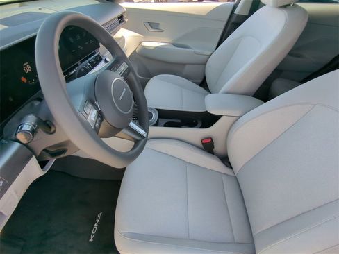 New 2026 Hyundai Kona SE image 18