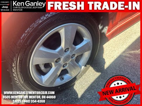 Used 2009 Kia Spectra5 SX FWD image 5