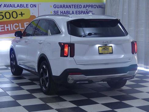Used 2025 Kia Sorento EX FWD image 5