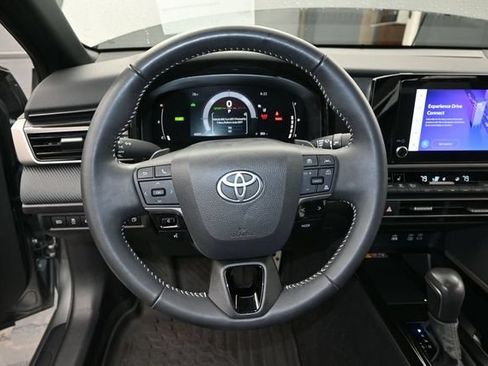 Used 2025 Toyota Camry SE w/ Convenience Package FWD image 7