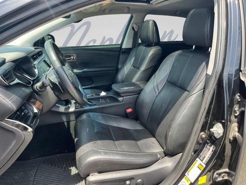 Used 2013 Toyota Avalon Limited w/ Technology Pkg FWD image 34