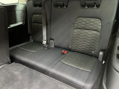 Used 2025 Nissan Pathfinder SV AWD/4WD image 19