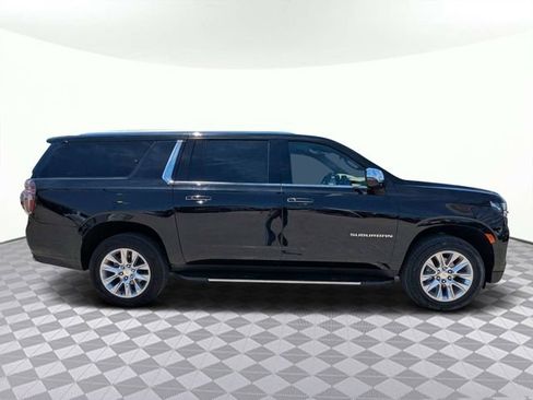 Used 2024 Chevrolet Suburban Premier RWD image 2