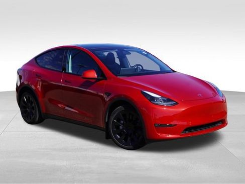 Used 2023 Tesla Model Y Long Range AWD/4WD image 1