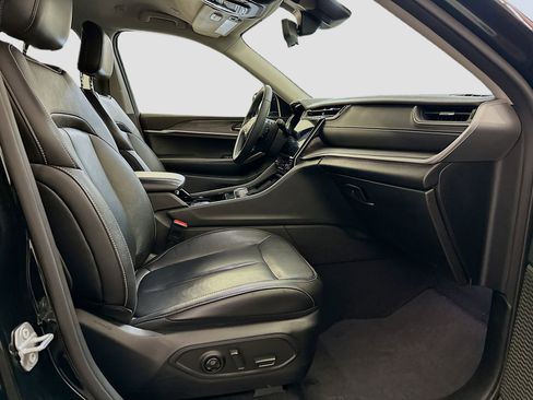 Used 2023 Jeep Grand Cherokee L Limited image 34