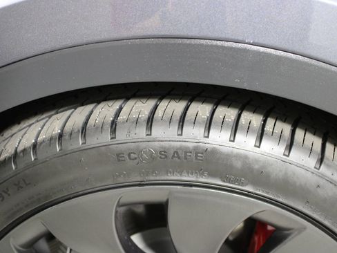 Used 2022 Tesla Model Y Performance image 39