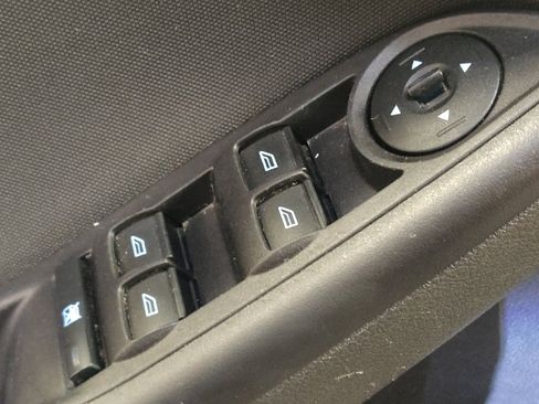 Used 2018 Ford Focus SE image 27