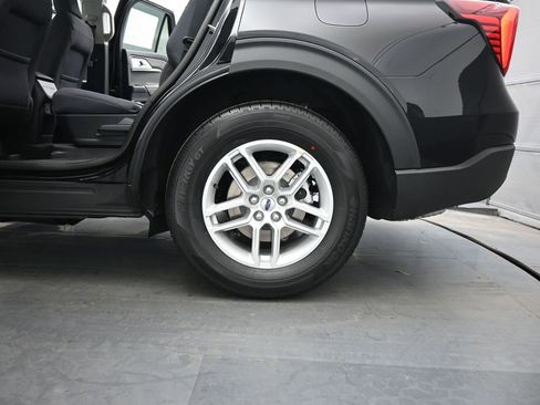 New 2026 Ford Explorer Active RWD image 21