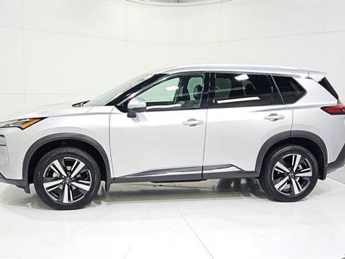 Used 2022 Nissan Rogue SL w/ SL Premium Package FWD image 5