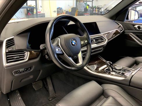 Certified 2023 BMW X5 xDrive40i w/ Premium Package AWD/4WD image 3