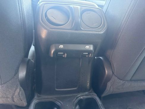 Used 2022 Jeep Wrangler Unlimited Sport AWD/4WD image 12