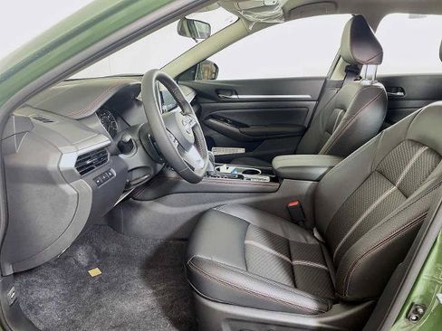 Certified 2025 Nissan Altima 2.5 SR AWD/4WD image 4