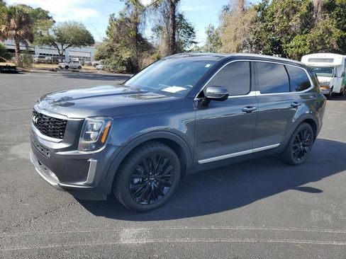 Used 2022 Kia Telluride SX w/ SX Prestige Package image 3