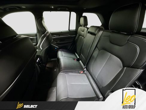Used 2023 Jeep Grand Cherokee Overland w/ Adv Protech Group III AWD/4WD image 29
