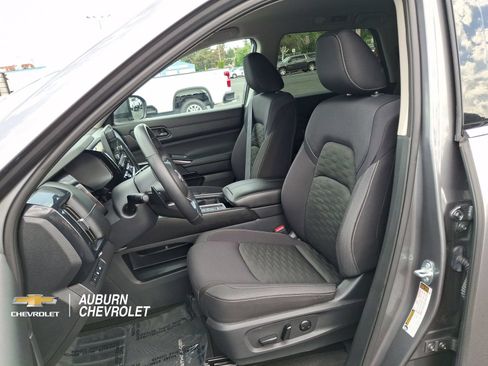 Used 2025 Nissan Pathfinder SV FWD image 20