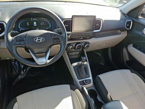 Certified 2024 Hyundai Venue SEL image 11