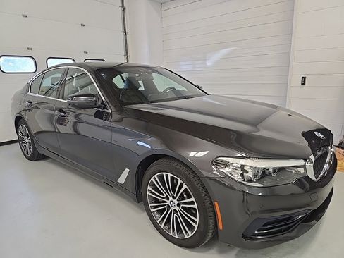 Used 2020 BMW 530i xDrive w/ Convenience Package image 7