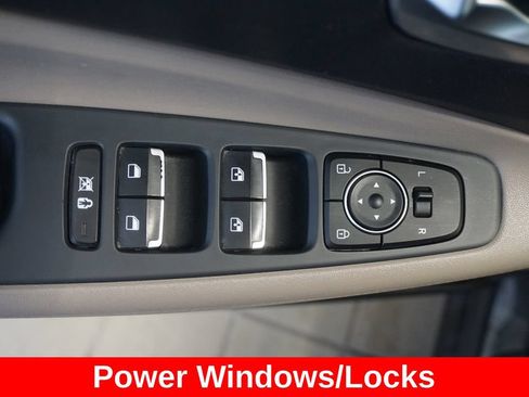 Used 2020 Hyundai Santa Fe SEL w/ Convenience Package FWD image 5