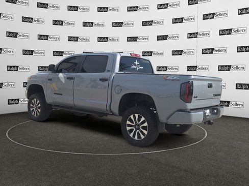 Used 2019 Toyota Tundra SR5 w/ SR5 Upgrade Package AWD/4WD image 4