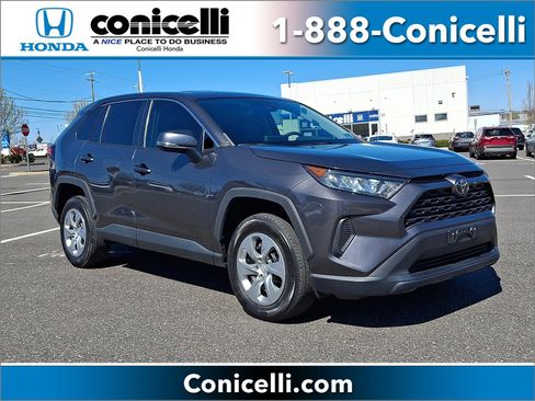 Used 2022 Toyota RAV4 LE image 1
