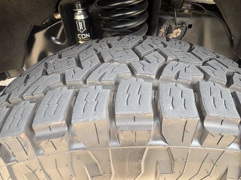 Used 2022 Ford F250 Lariat w/ Tremor Off-Road Package AWD/4WD image 18