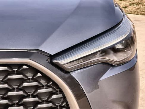 Used 2022 Toyota Corolla Cross XLE image 24