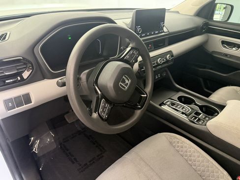 Used 2023 Honda Pilot LX image 17