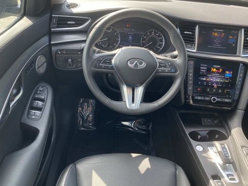Certified 2025 INFINITI QX50 Luxe image 11