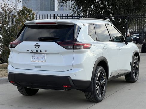 New 2026 Nissan Rogue SV image 4