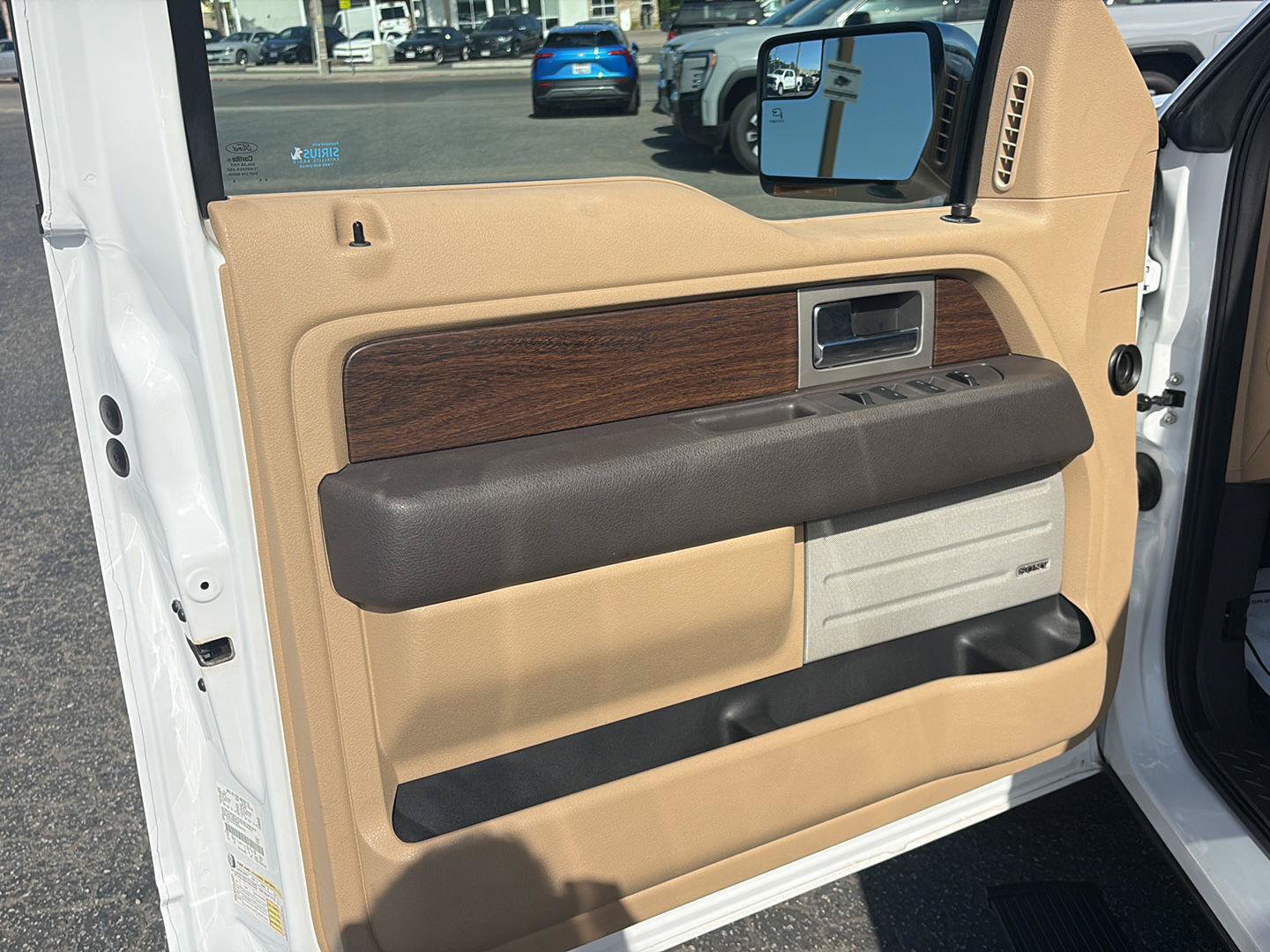 Used 2014 Ford F150 Lariat w/ Equipment Group 502A Luxury AWD/4WD image 23