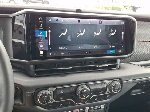 Used 2025 Jeep Wrangler Unlimited Rubicon image 15