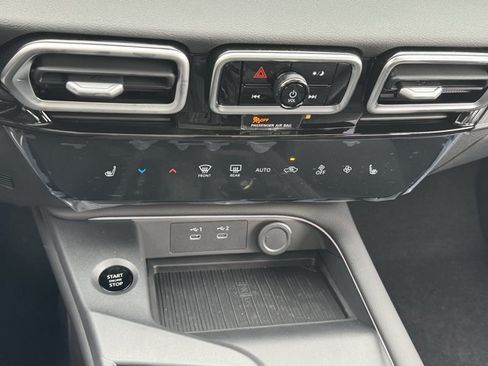 New 2026 Nissan Sentra SV w/ SV Convenience Package FWD image 17