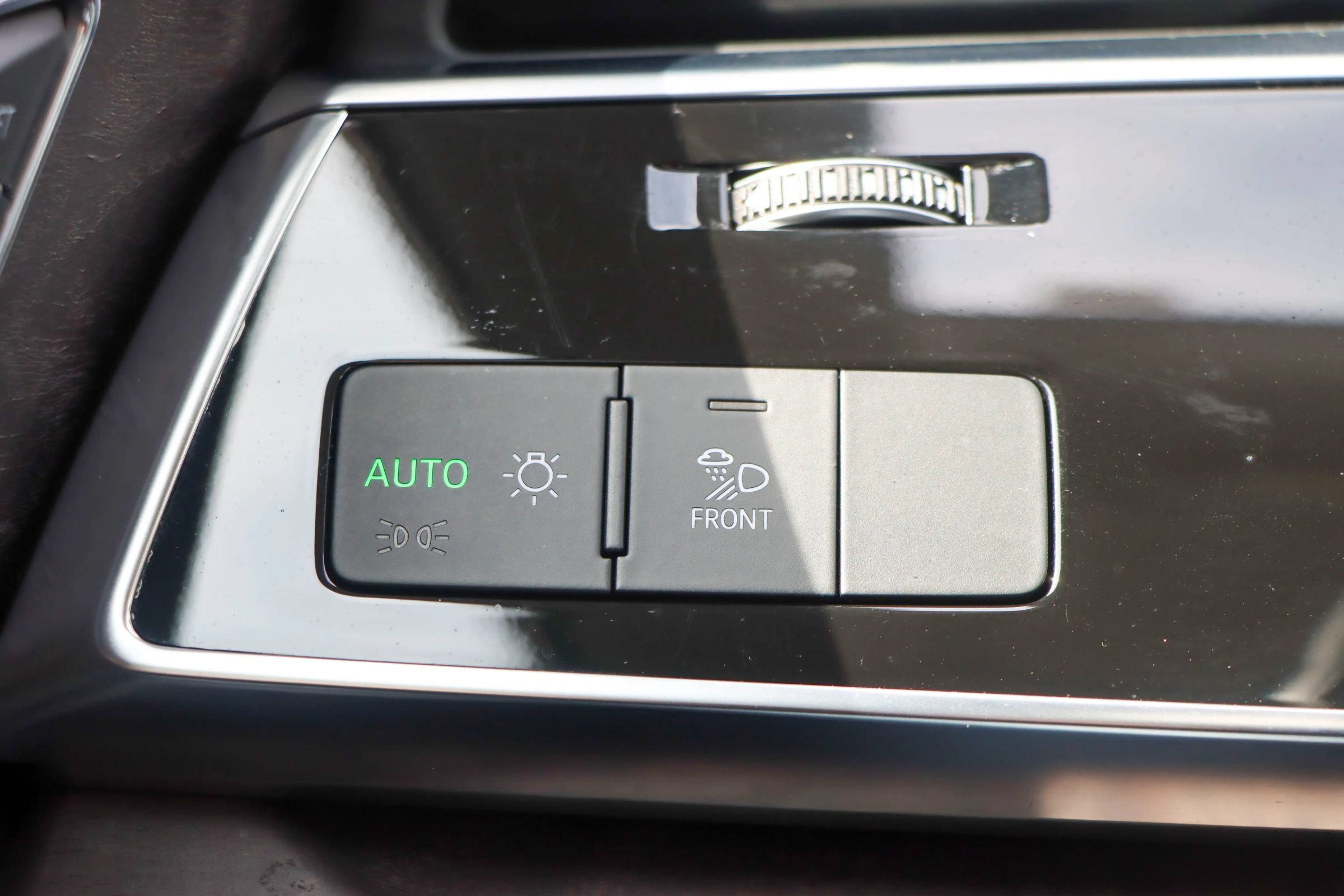 Used 2021 Audi Q8 Premium w/ Convenience Package AWD/4WD image 31