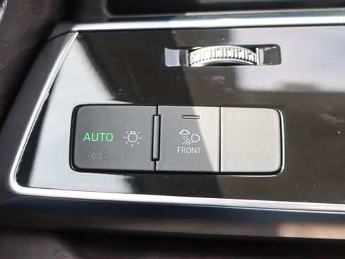 Used 2021 Audi Q8 Premium w/ Convenience Package AWD/4WD image 31