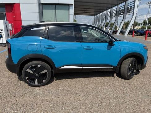 New 2026 Nissan Kicks SR FWD image 8