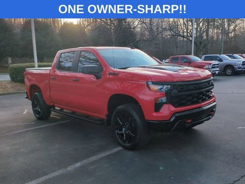 Used 2024 Chevrolet Silverado 1500 Custom Trail Boss w/ LPO, Dark Essentials Package image 7