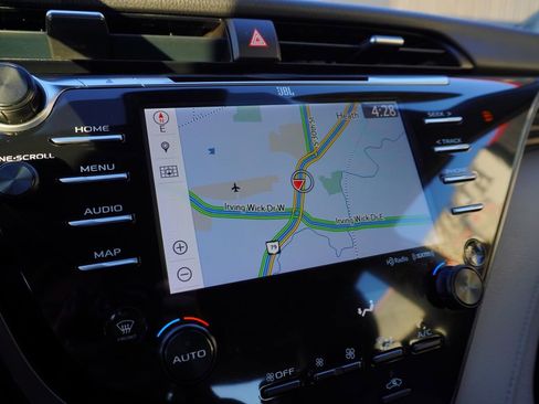 Used 2019 Toyota Camry XLE image 16