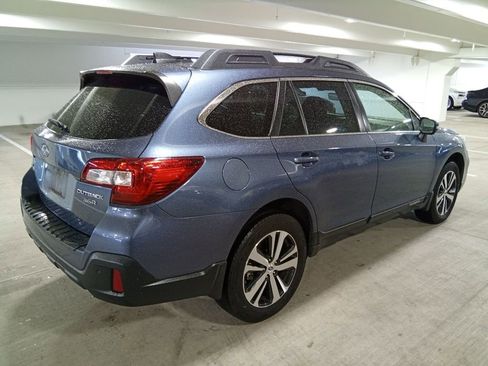 Used 2018 Subaru Outback 3.6R Limited AWD/4WD image 5
