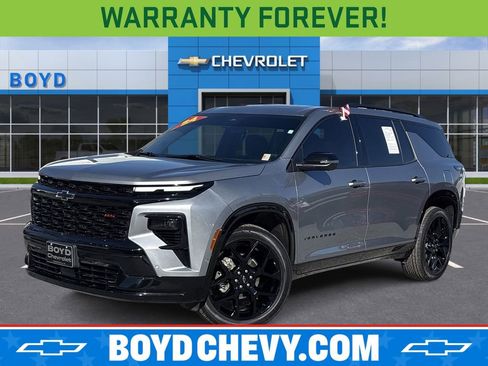 Certified 2024 Chevrolet Traverse RS image 1