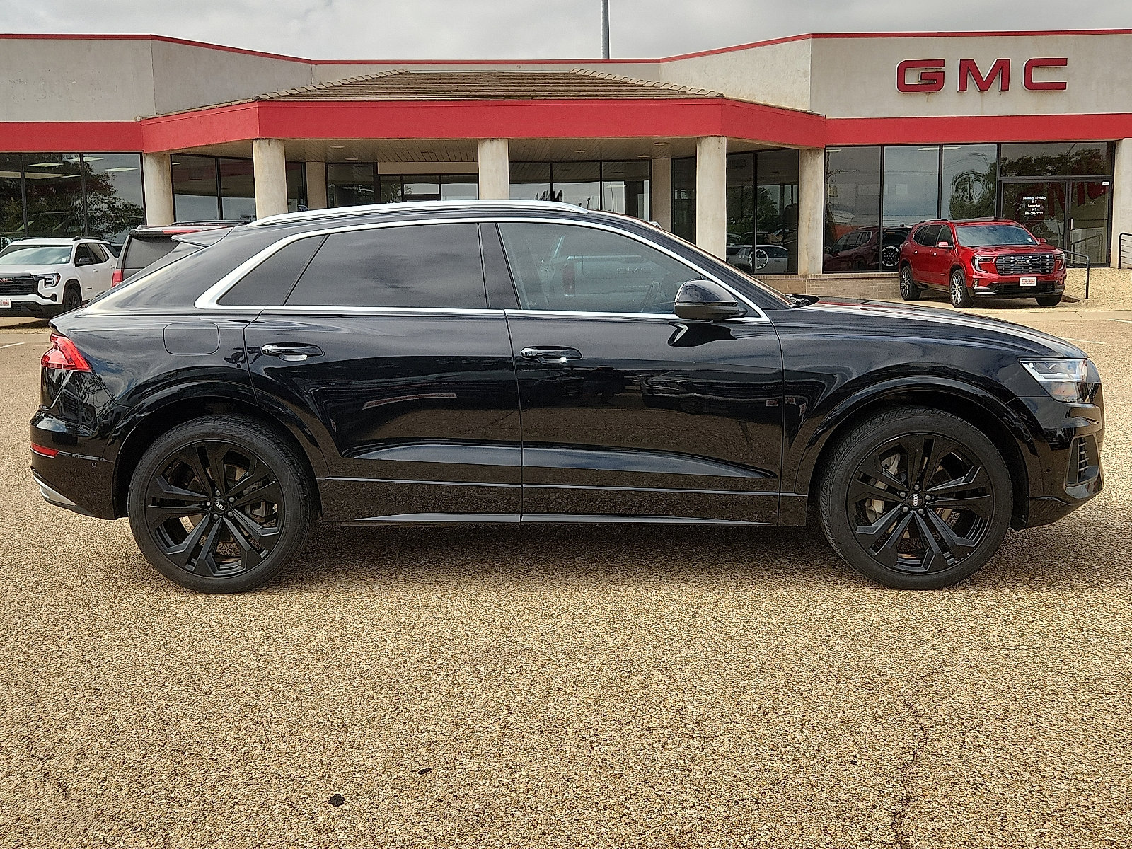 Used 2019 Audi Q8 Premium Plus w/ Premium Plus AWD/4WD image 5